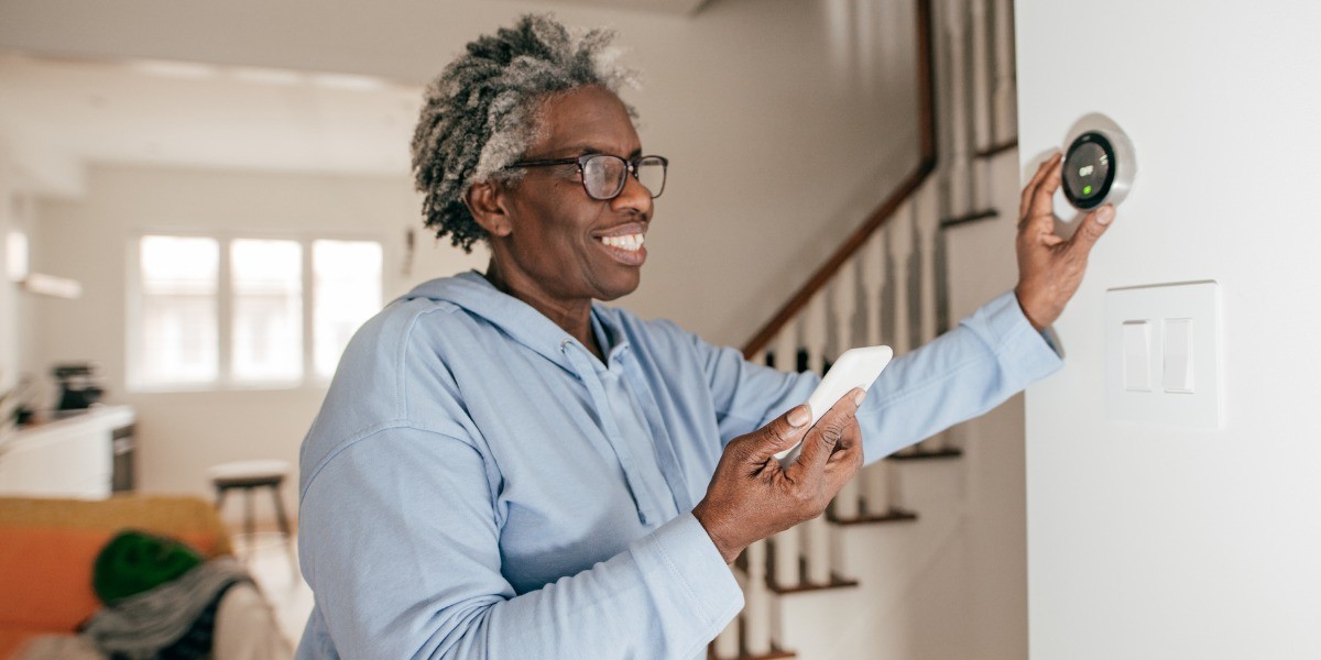 Chăm sóc người cao tuổi thông minh bằng công nghệ RFID: Từ giám sát thời gian thực đến an toàn chủ động