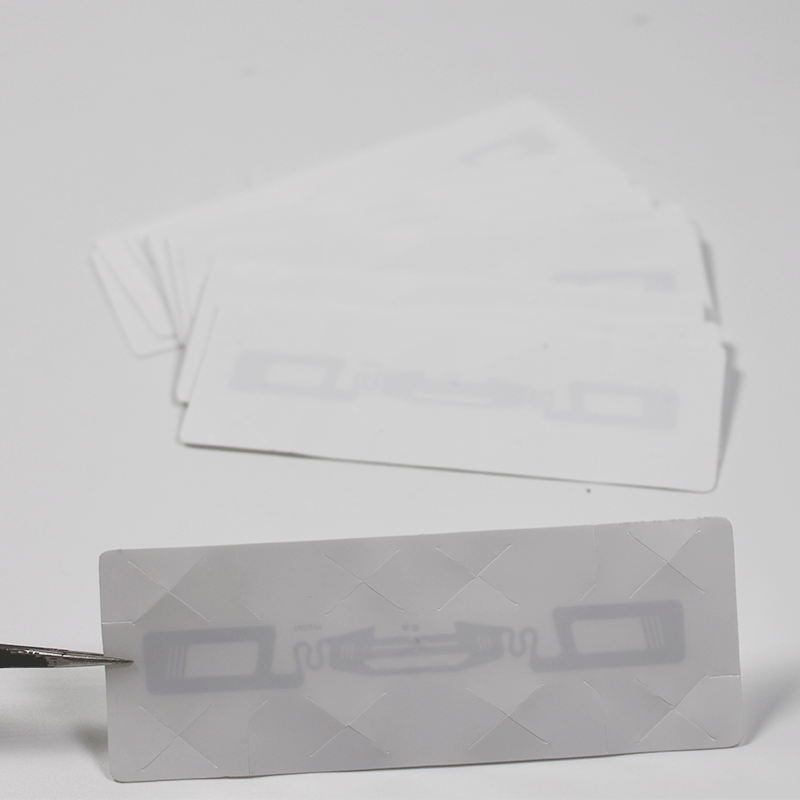 Nhãn RFID UHF gắn kính chắn gió 860~960MHz