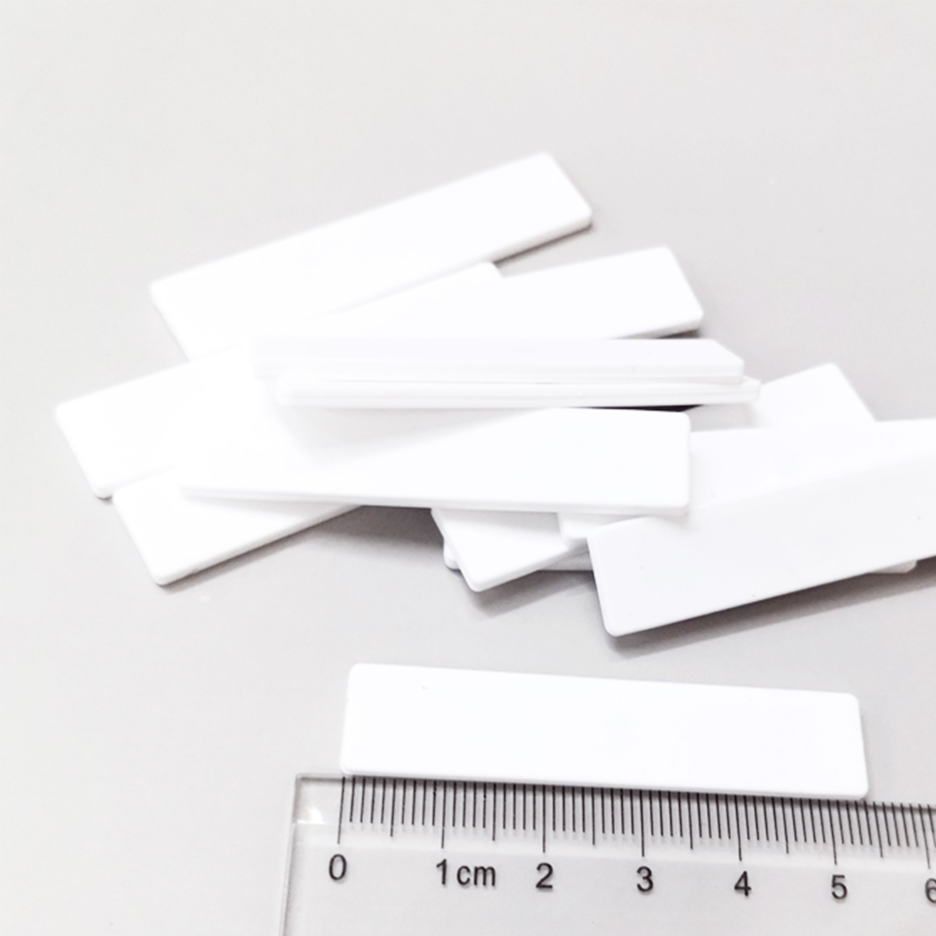 Thẻ RFID silicon UHF JT-F5512 860-960Mhz dùng cho máy giặt